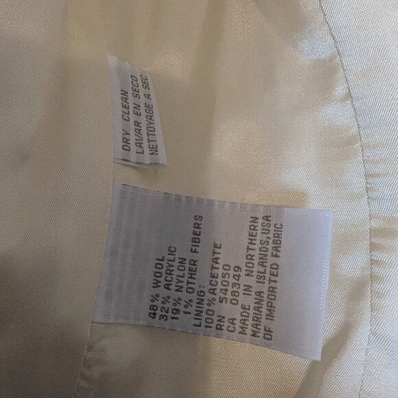 Cream Boucle Cropped Jacket | 8 | Jones New York | EUC | Rich Mom - Picture 6 of 9